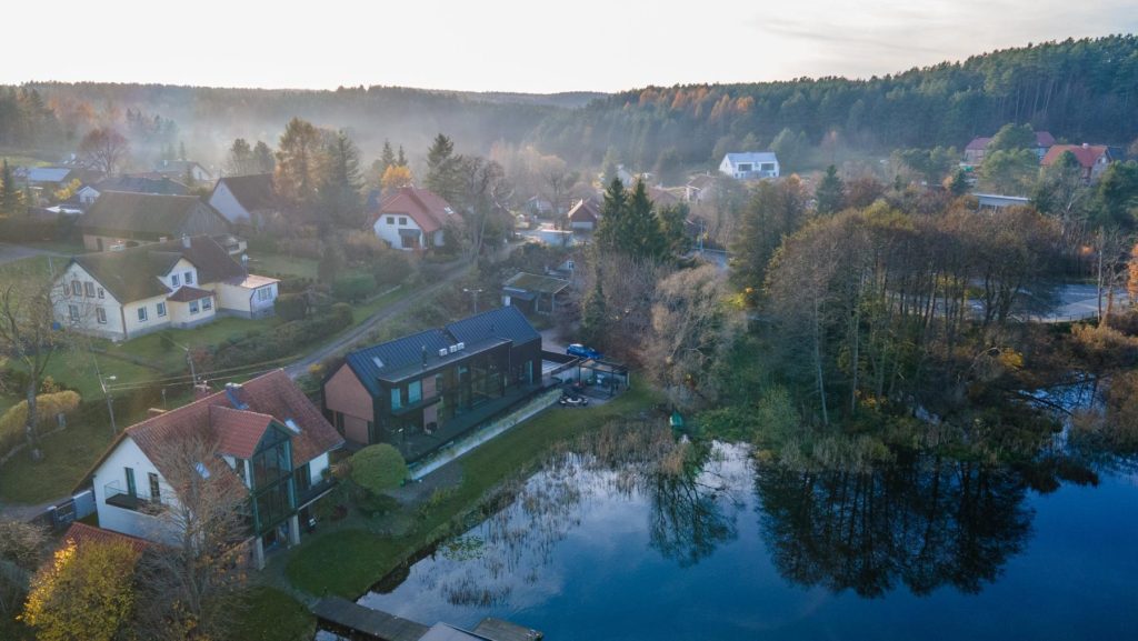 Łupstych – widok z lotu ptaka na działkę przy ul. Żurawiej